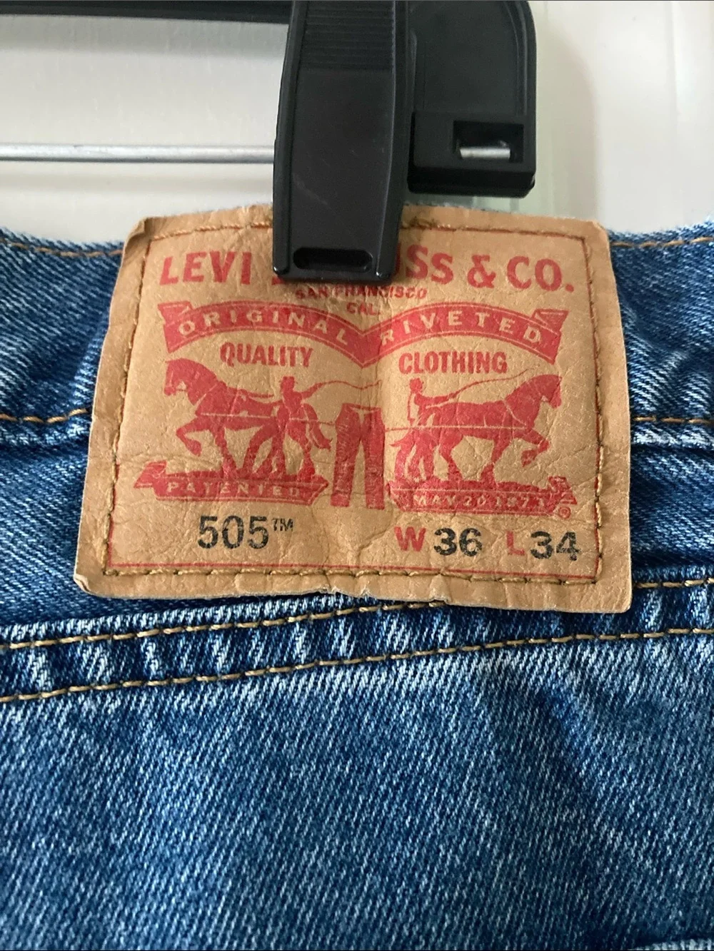 Levi’s 505 36/34 mens jeans five pocket casual classic reg. fit straight leg